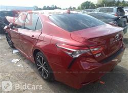 تۆیۆتا کامری